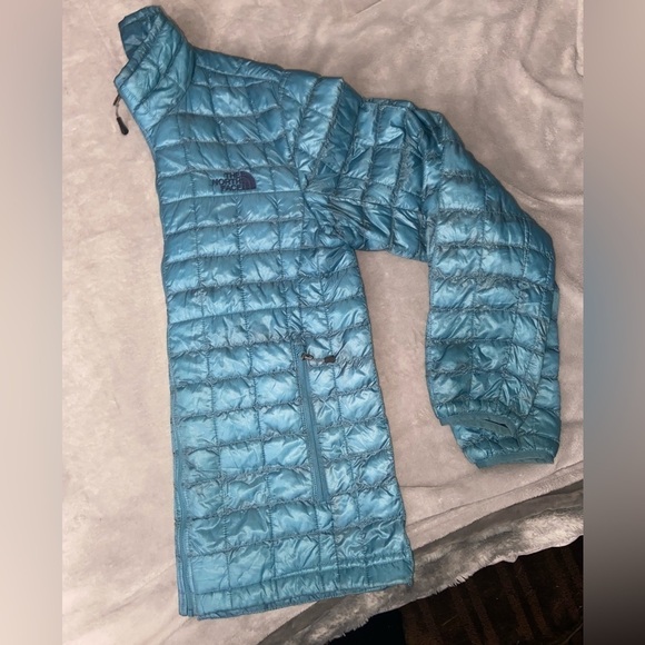 North face thermoball puffer jacket - Picture 13 of 14